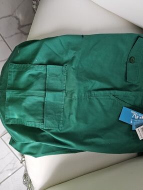 NEW Green Cargo Shorts Size 36